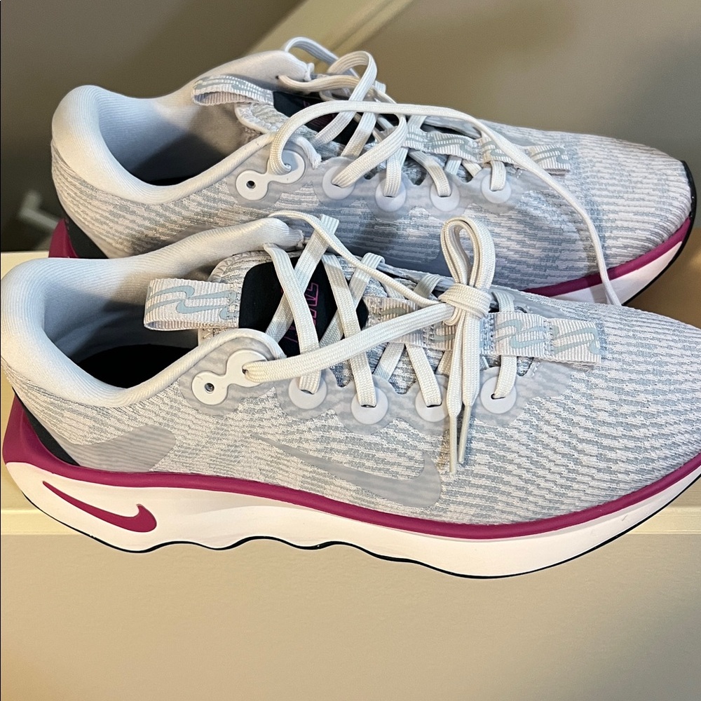 Nike Women's Athletic Shoes in White and Purple - Picture 2 of 9